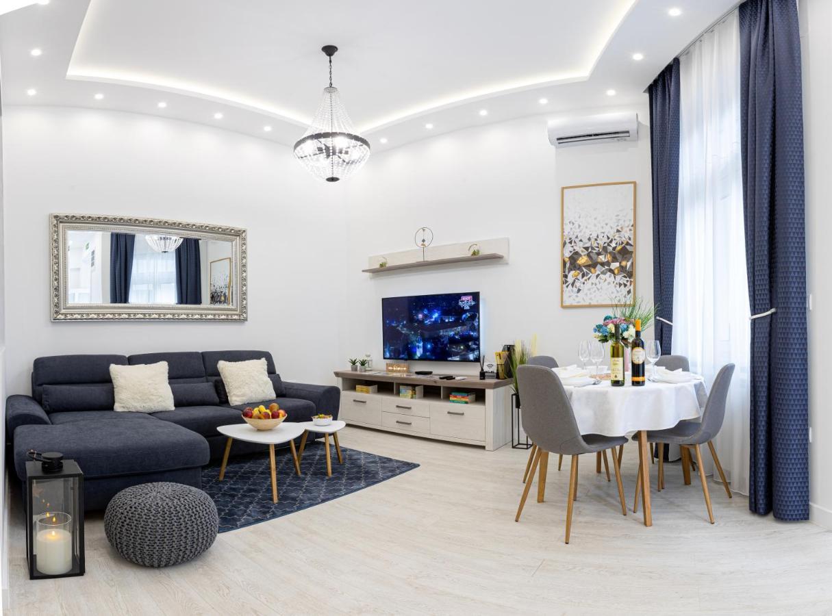 נובי סאד Theatre Square Apartments מראה חיצוני תמונה