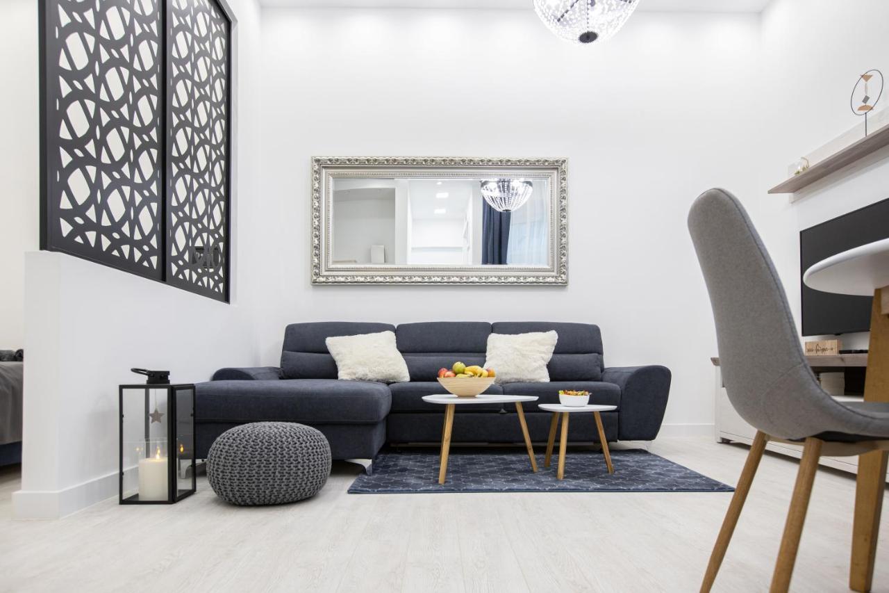 נובי סאד Theatre Square Apartments מראה חיצוני תמונה