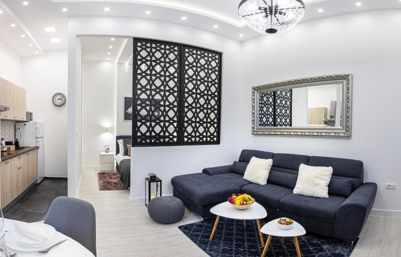 נובי סאד Theatre Square Apartments מראה חיצוני תמונה