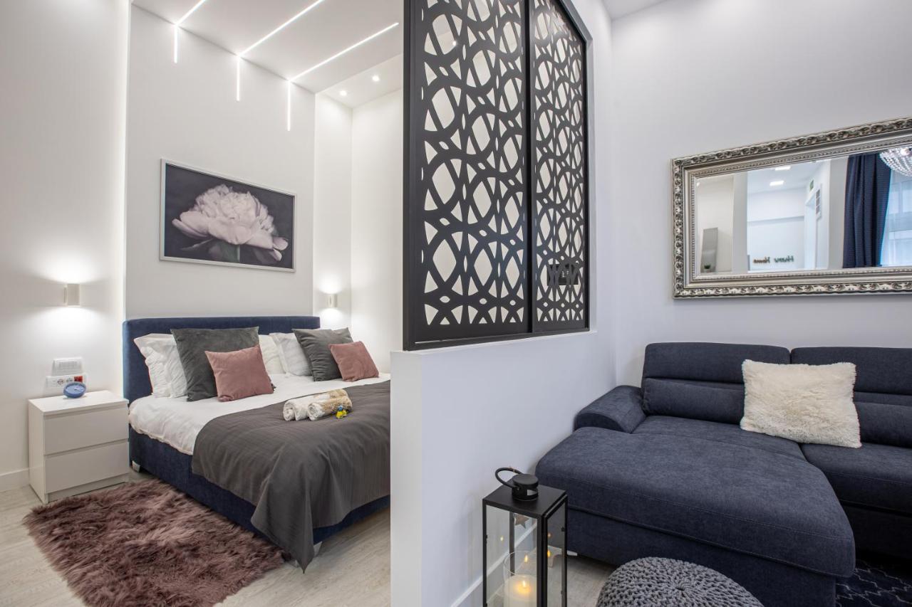 נובי סאד Theatre Square Apartments מראה חיצוני תמונה
