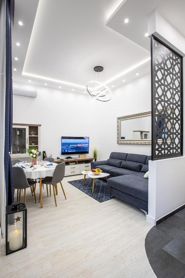 נובי סאד Theatre Square Apartments מראה חיצוני תמונה