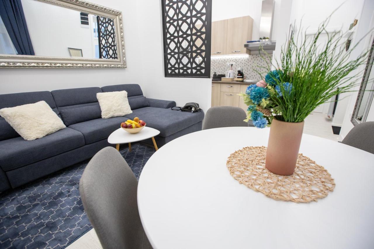 נובי סאד Theatre Square Apartments מראה חיצוני תמונה