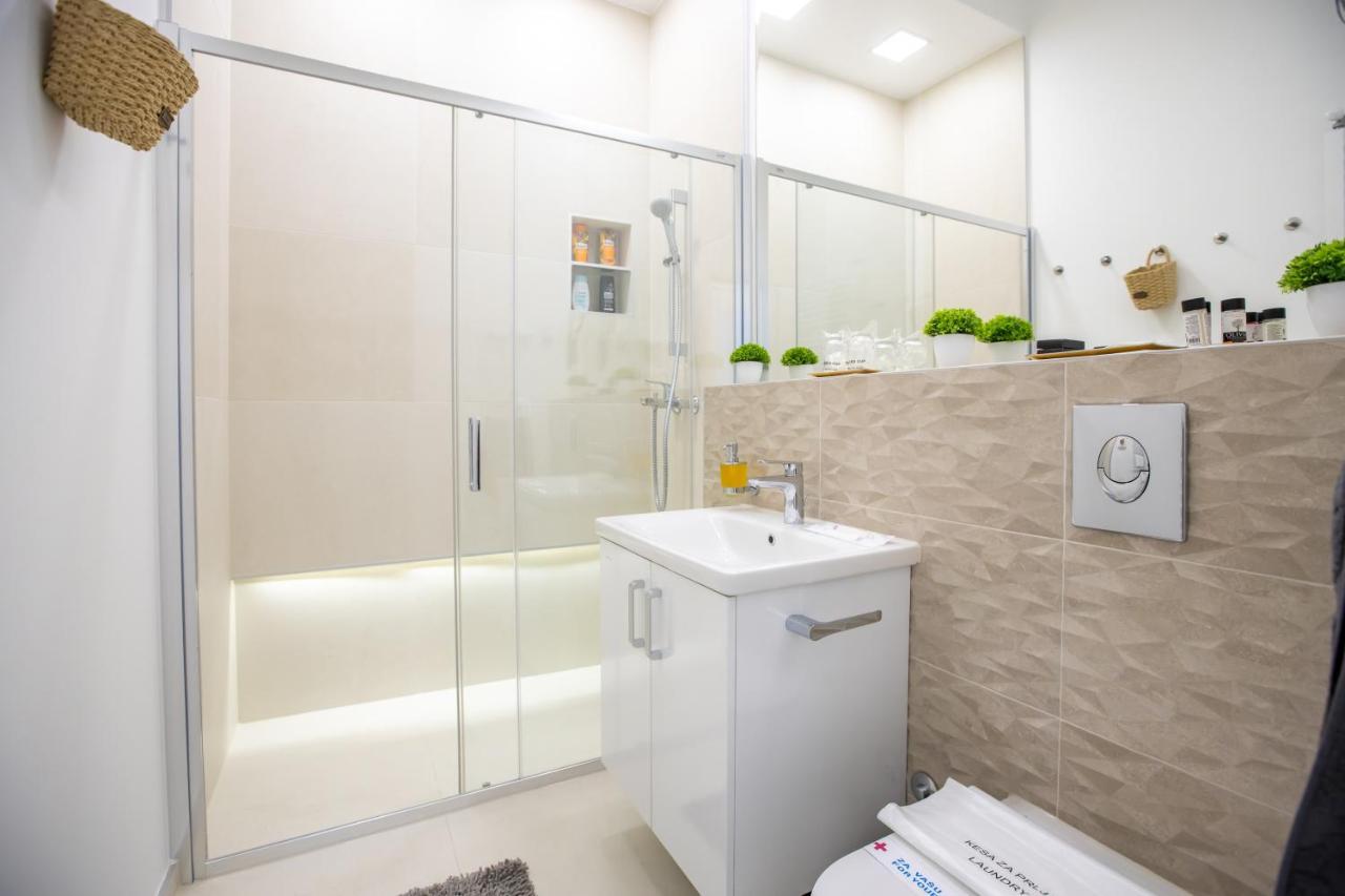 נובי סאד Theatre Square Apartments מראה חיצוני תמונה