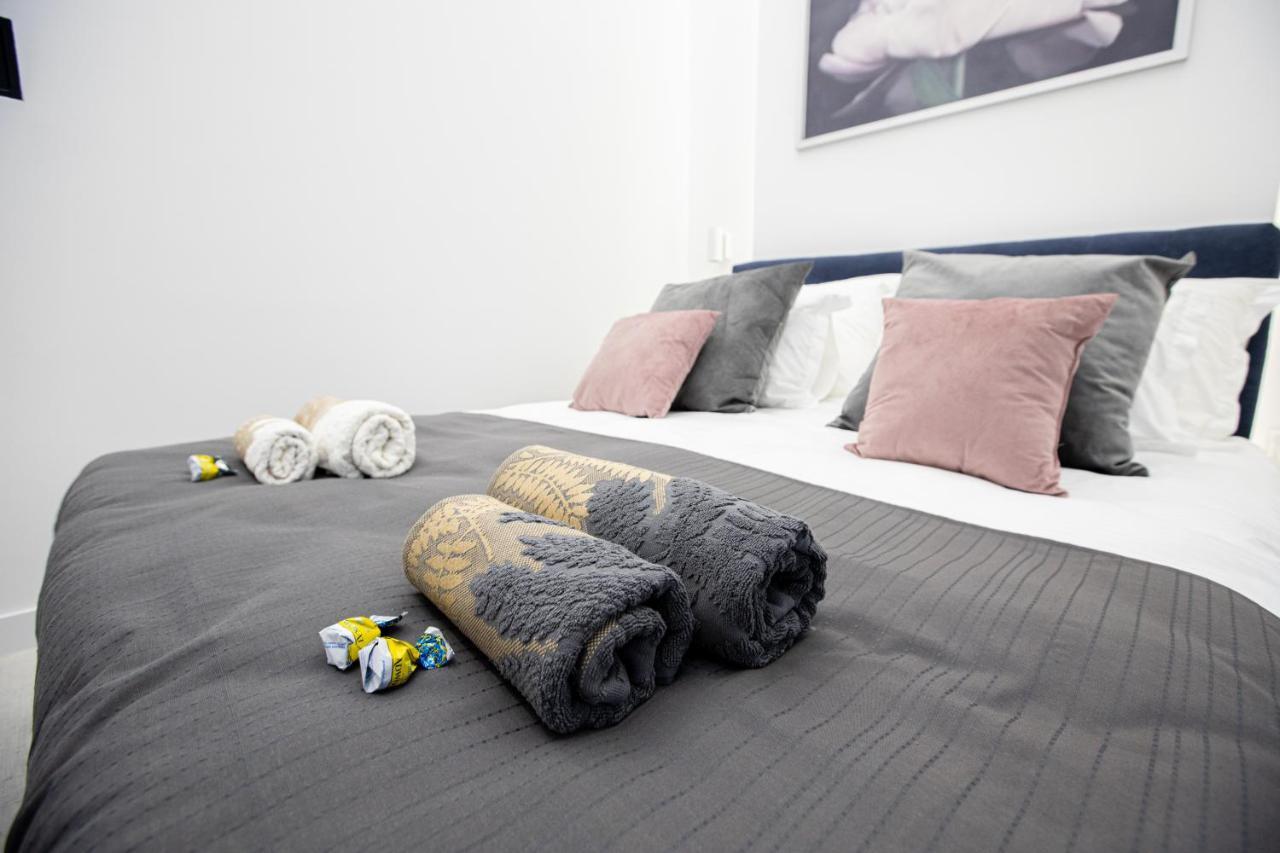 נובי סאד Theatre Square Apartments מראה חיצוני תמונה
