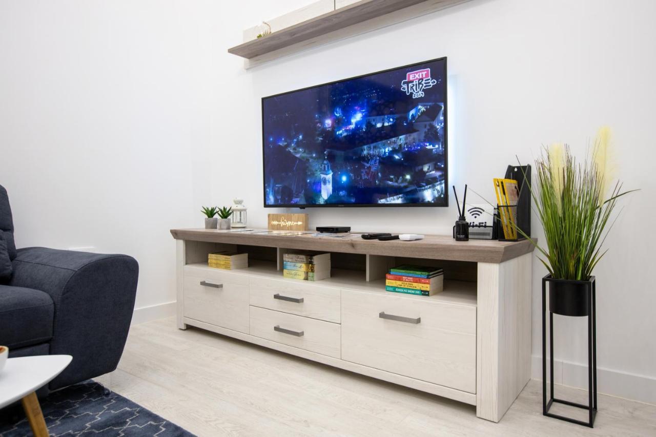 נובי סאד Theatre Square Apartments מראה חיצוני תמונה