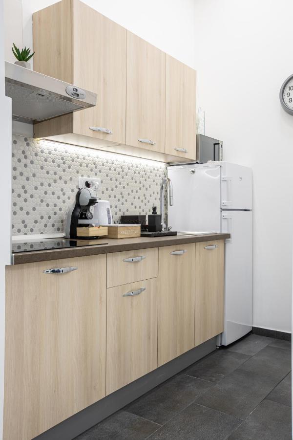נובי סאד Theatre Square Apartments מראה חיצוני תמונה