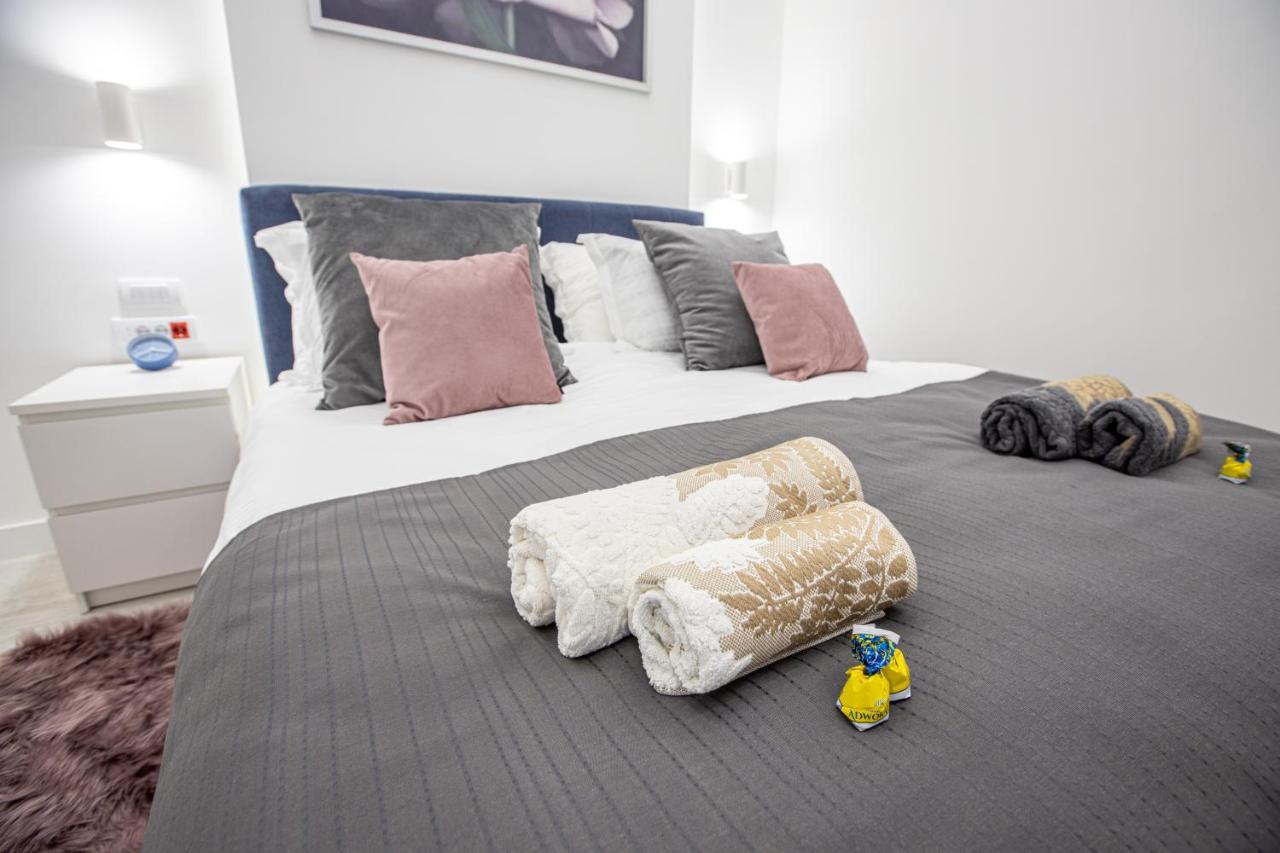 נובי סאד Theatre Square Apartments מראה חיצוני תמונה