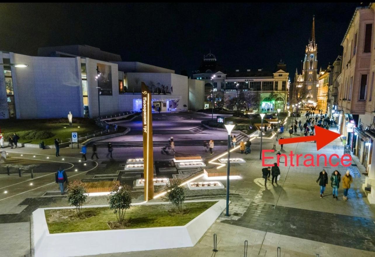 נובי סאד Theatre Square Apartments מראה חיצוני תמונה